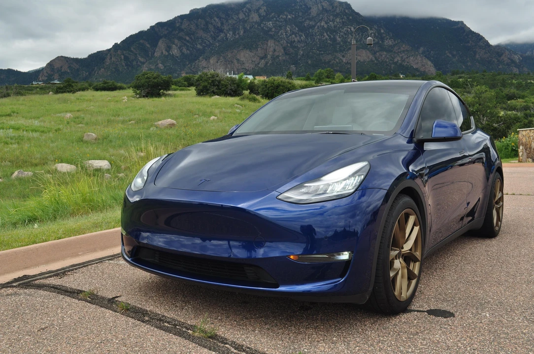 2020 Tesla Model Y Performance - Image 8 of 31