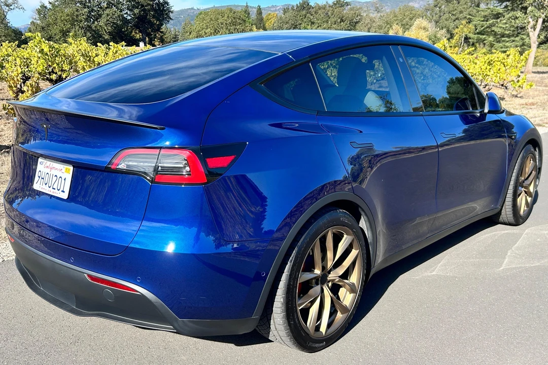 2020 Tesla Model Y Performance - Image 4 of 31