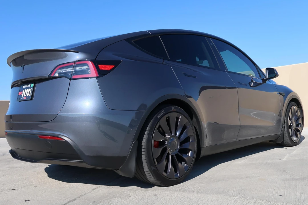 2020 Tesla Model Y Performance - Image 4 of 31