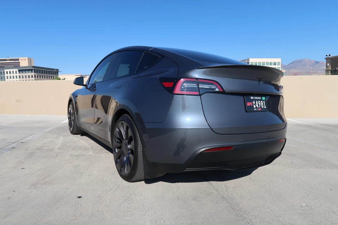 2020 Tesla Model Y Performance - Image 15 of 31