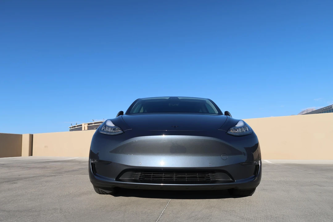 2020 Tesla Model Y Performance - Image 6 of 31