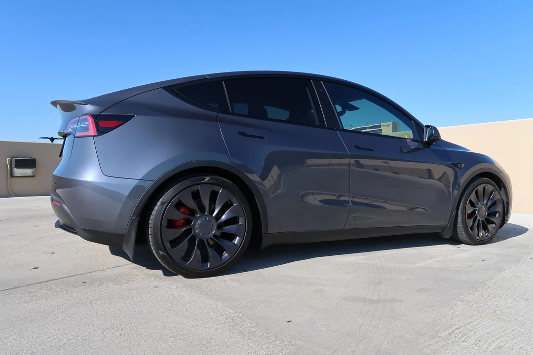 2020 Tesla Model Y Performance - Image 24 of 31
