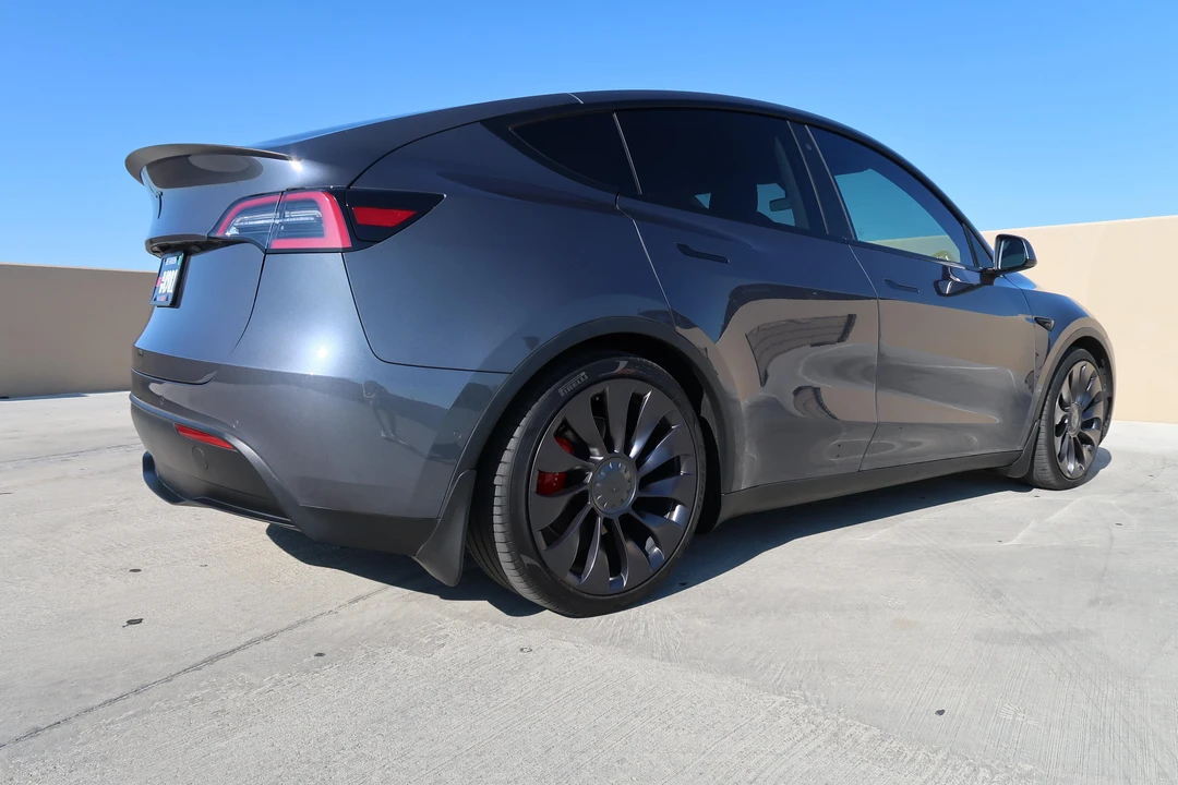 2020 Tesla Model Y Performance - Image 23 of 31