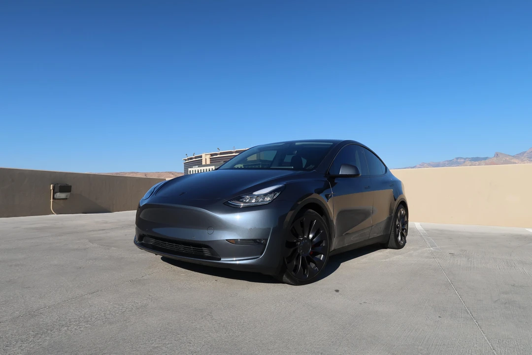 2020 Tesla Model Y Performance - Image 7 of 31