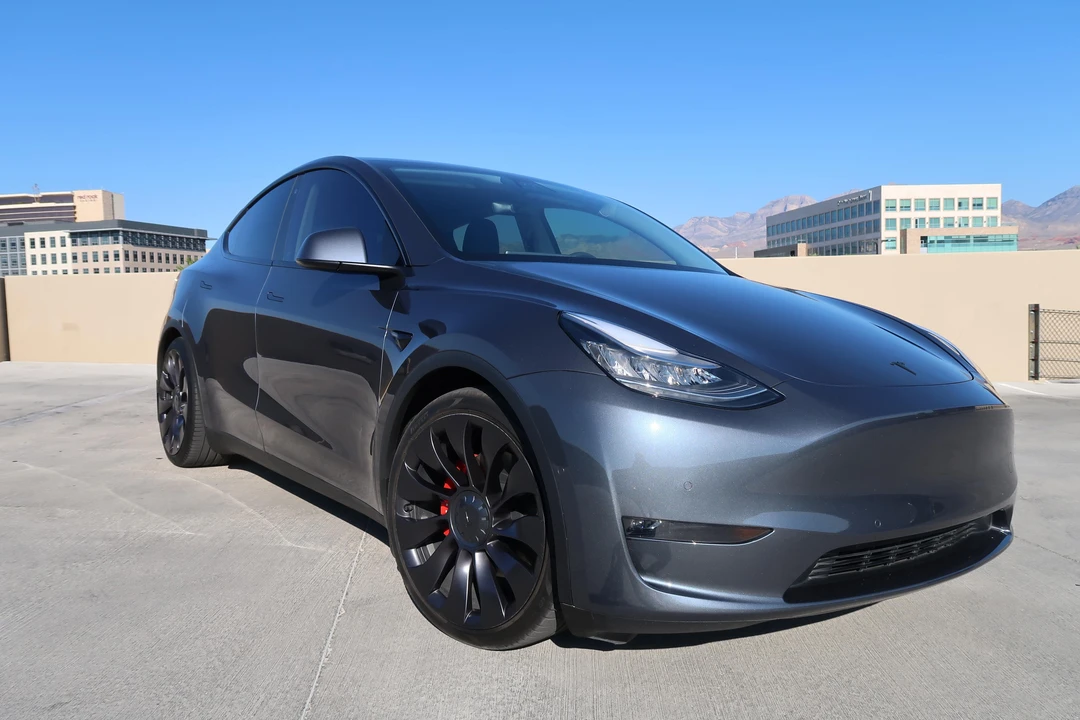 2020 Tesla Model Y Performance - Image 27 of 31