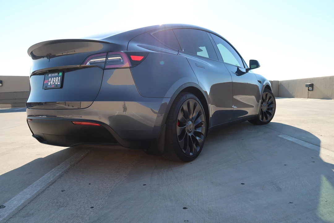 2020 Tesla Model Y Performance - Image 21 of 31
