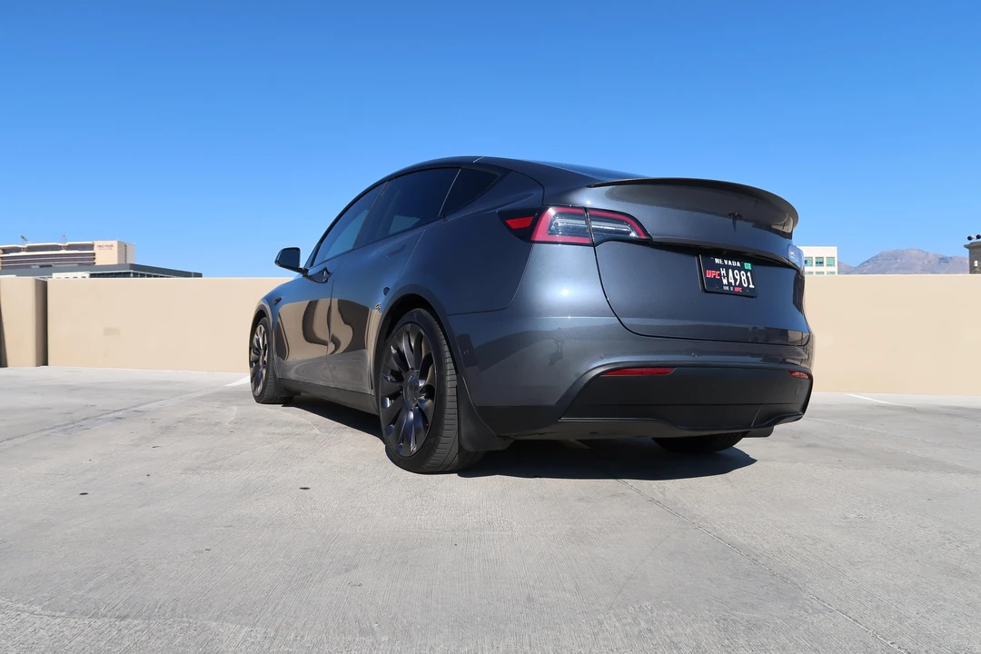 2020 Tesla Model Y Performance - Image 14 of 31