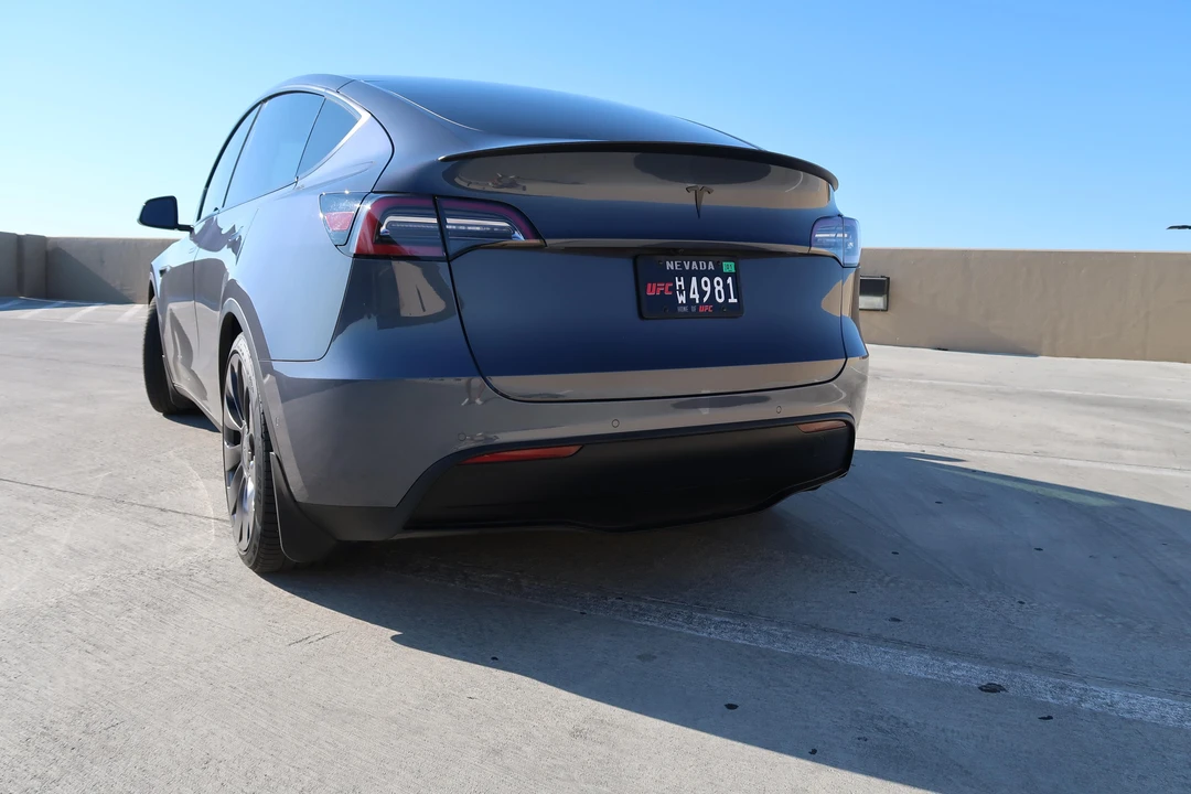 2020 Tesla Model Y Performance - Image 17 of 31