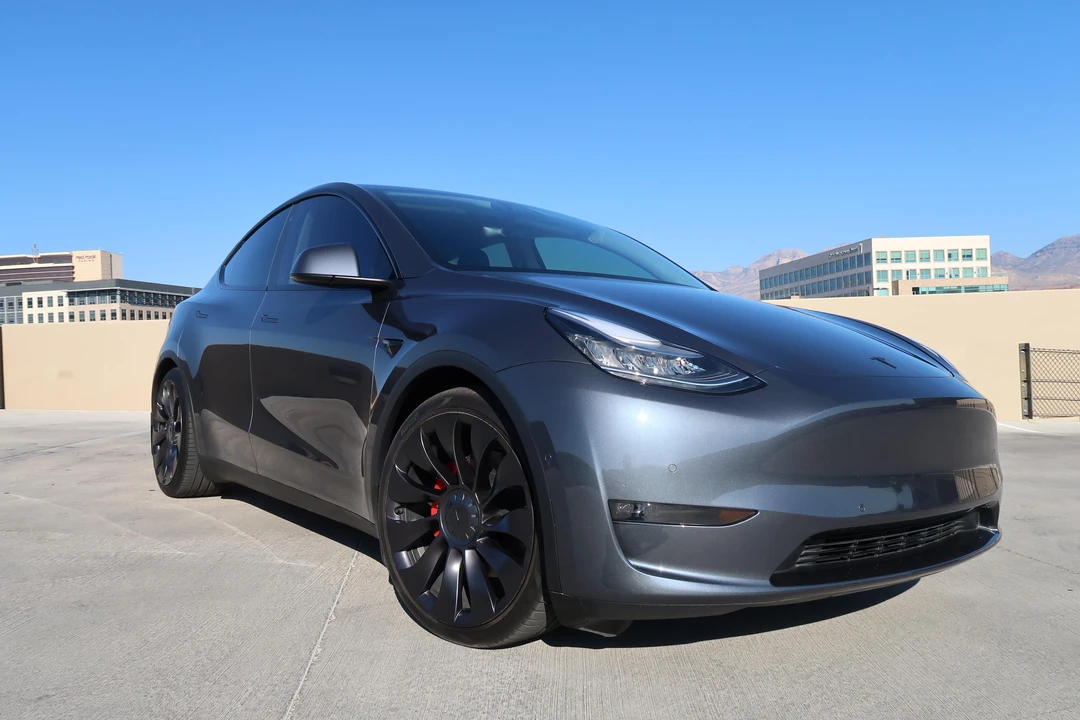 2020 Tesla Model Y Performance - Image 26 of 31
