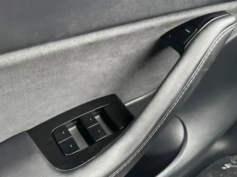 2020 Tesla Model Y Performance - Image 7 of 12