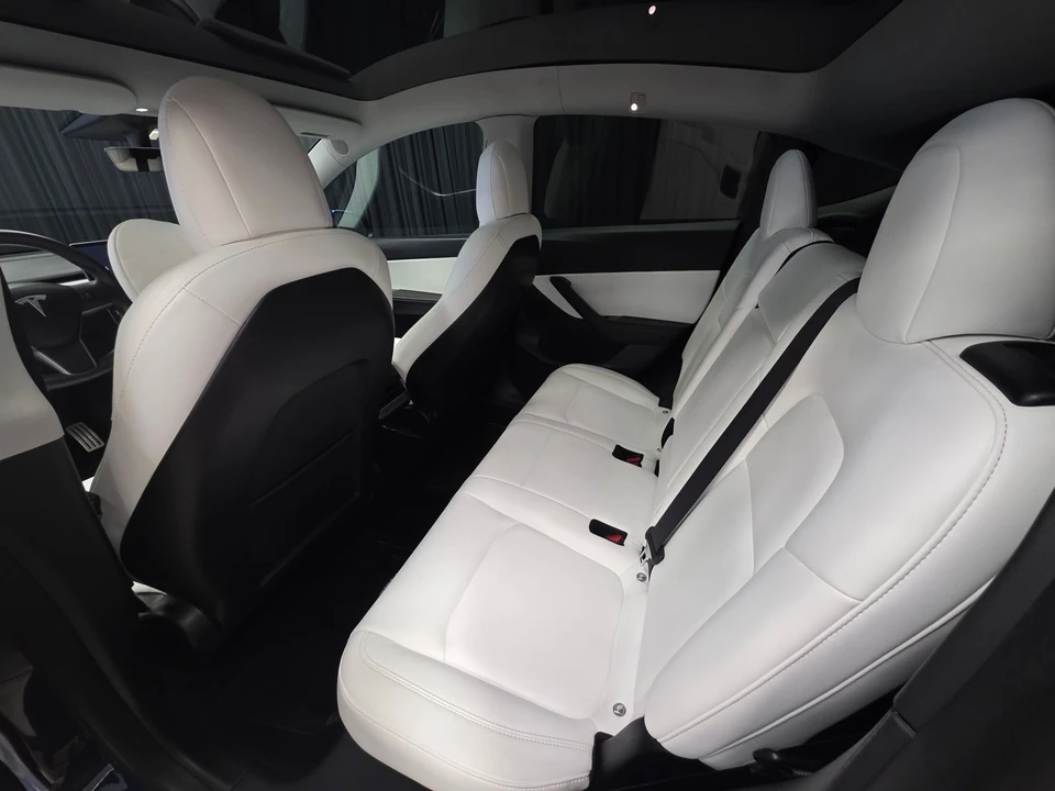 2020 Tesla Model Y Performance - Image 26 of 31