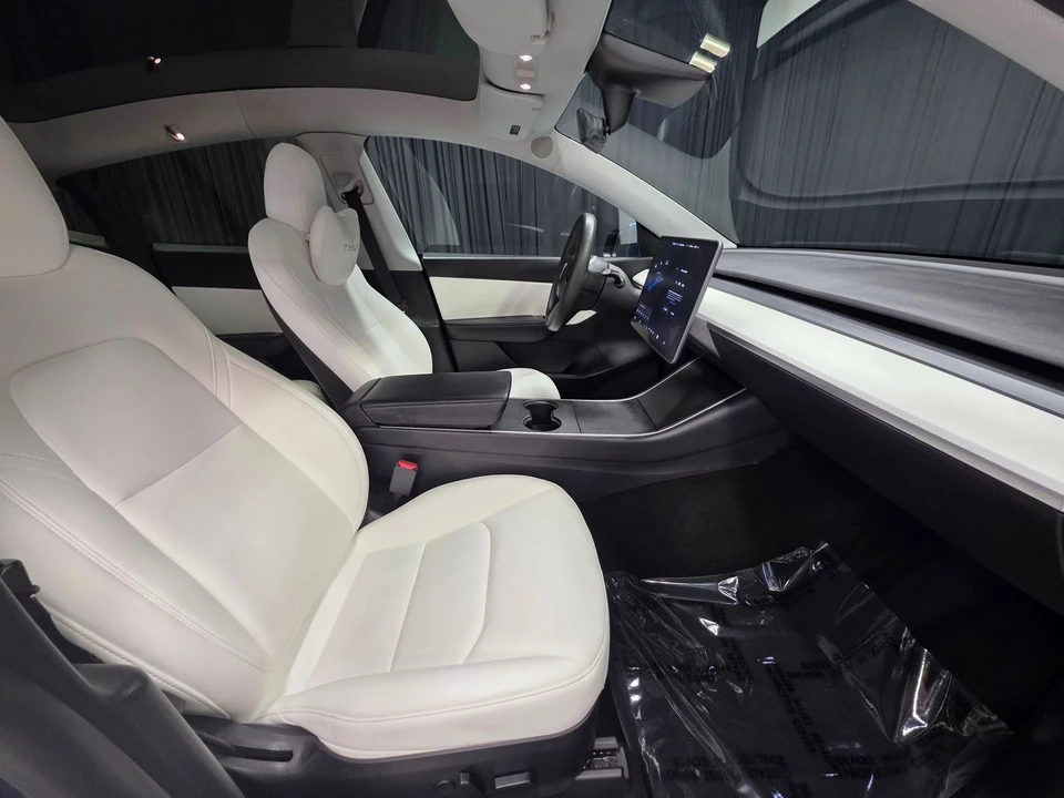 2020 Tesla Model Y Performance - Image 29 of 31