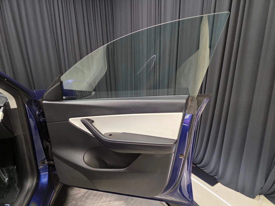 2020 Tesla Model Y Performance - Image 28 of 31