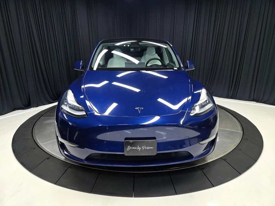 2020 Tesla Model Y Performance - Image 7 of 31
