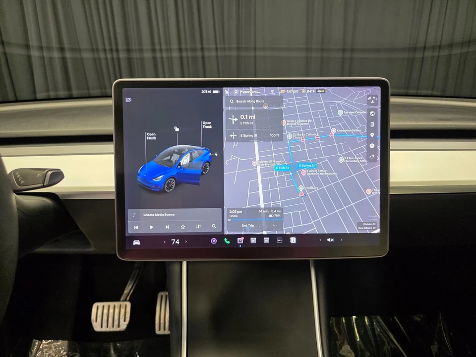 2020 Tesla Model Y Performance - Image 23 of 31