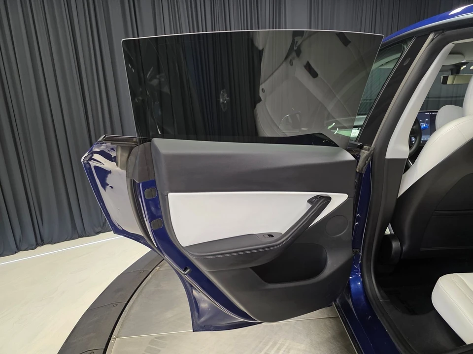 2020 Tesla Model Y Performance - Image 24 of 31