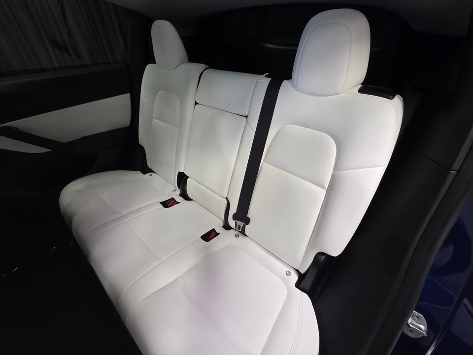2020 Tesla Model Y Performance - Image 27 of 31