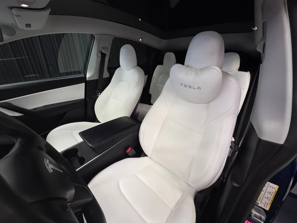 2020 Tesla Model Y Performance - Image 16 of 31