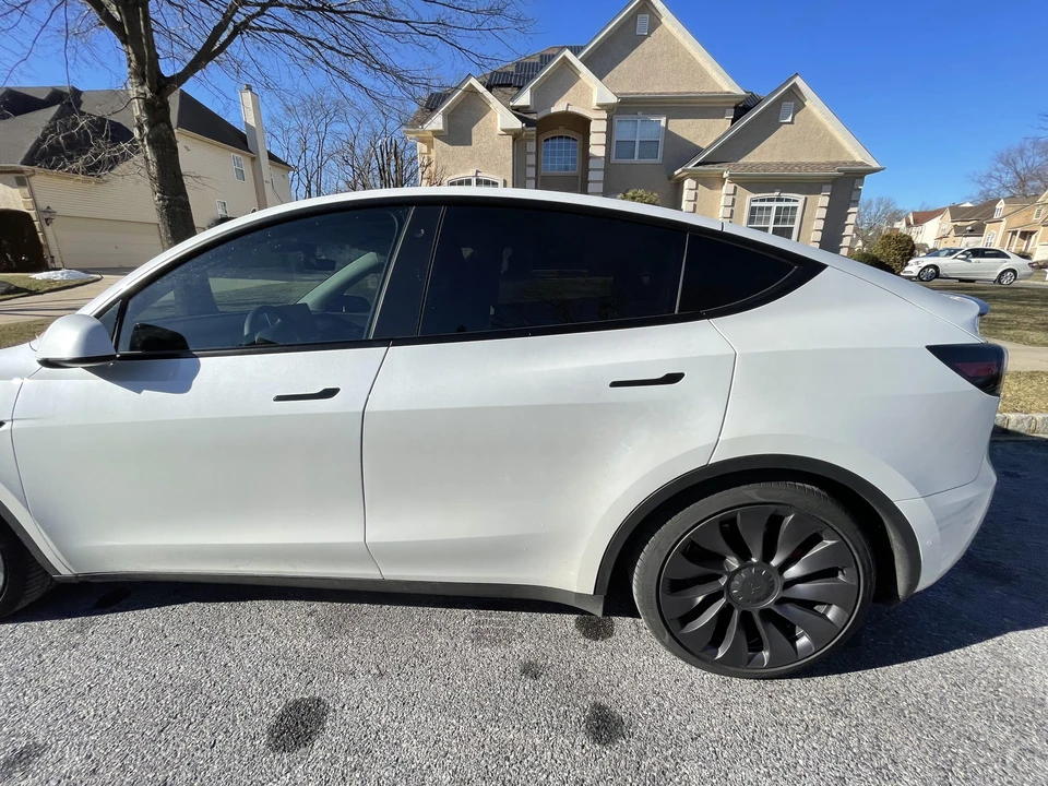 2020 Tesla Model Y Performance - Image 24 of 31