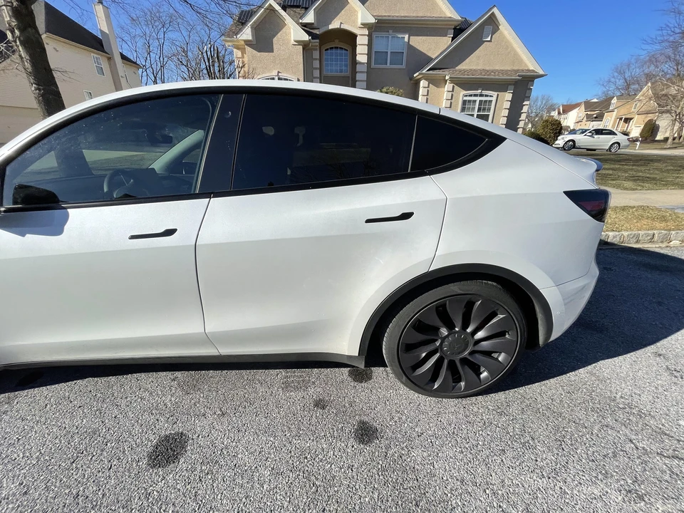 2020 Tesla Model Y Performance - Image 23 of 31