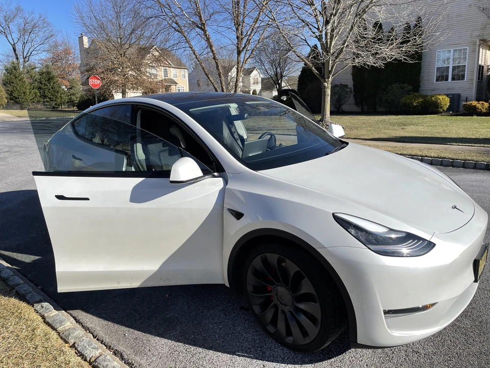 2020 Tesla Model Y Performance - Image 28 of 31