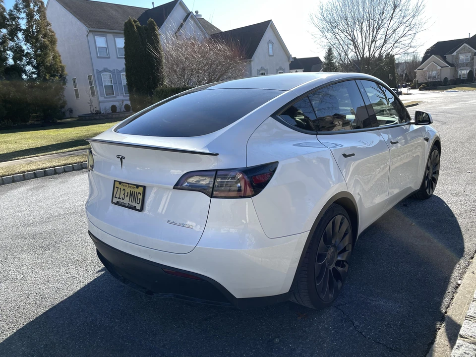 2020 Tesla Model Y Performance - Image 14 of 31