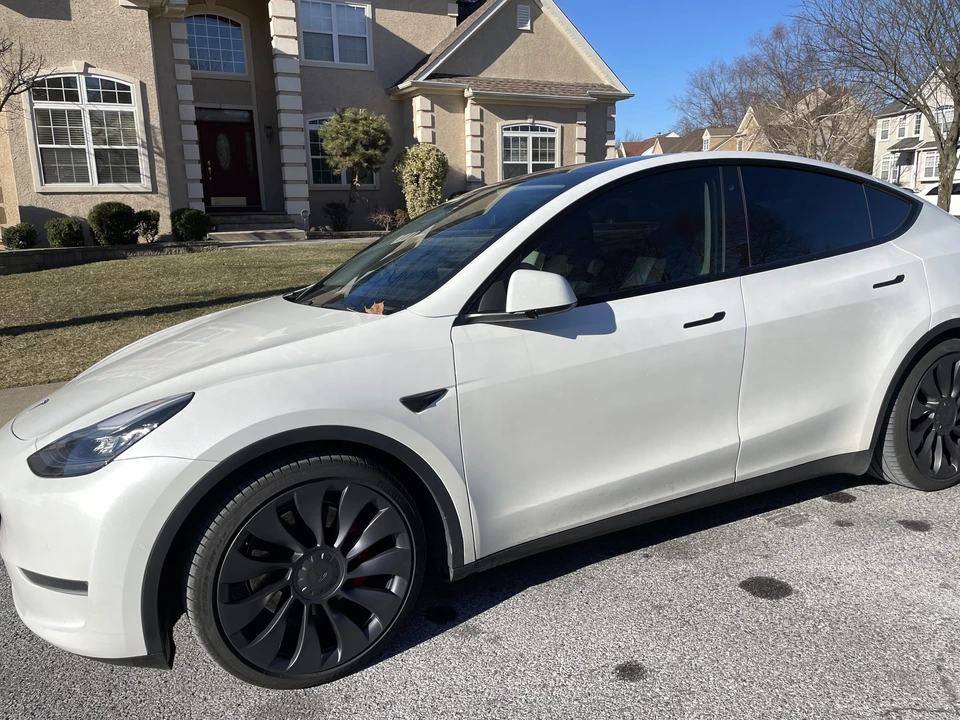 2020 Tesla Model Y Performance - Image 20 of 31