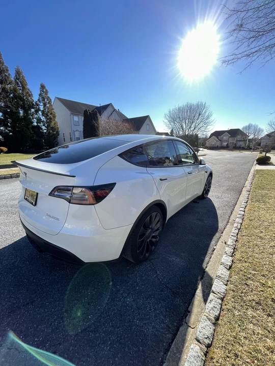 2020 Tesla Model Y Performance - Image 15 of 31