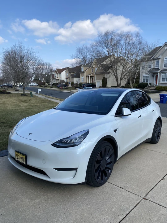 2020 Tesla Model Y Performance - Image 9 of 31