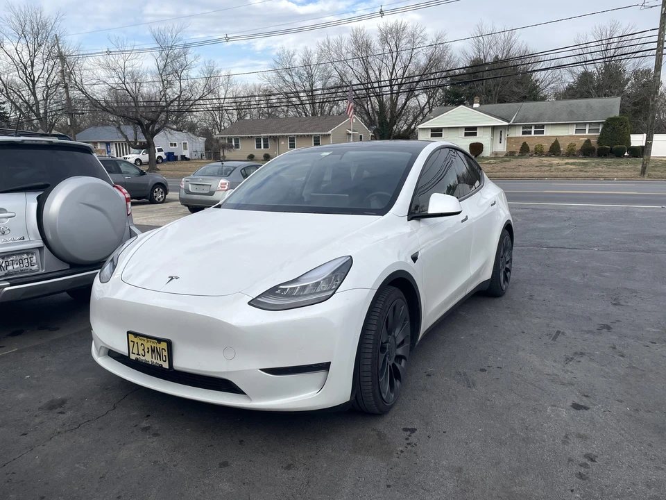 2020 Tesla Model Y Performance - Image 7 of 31