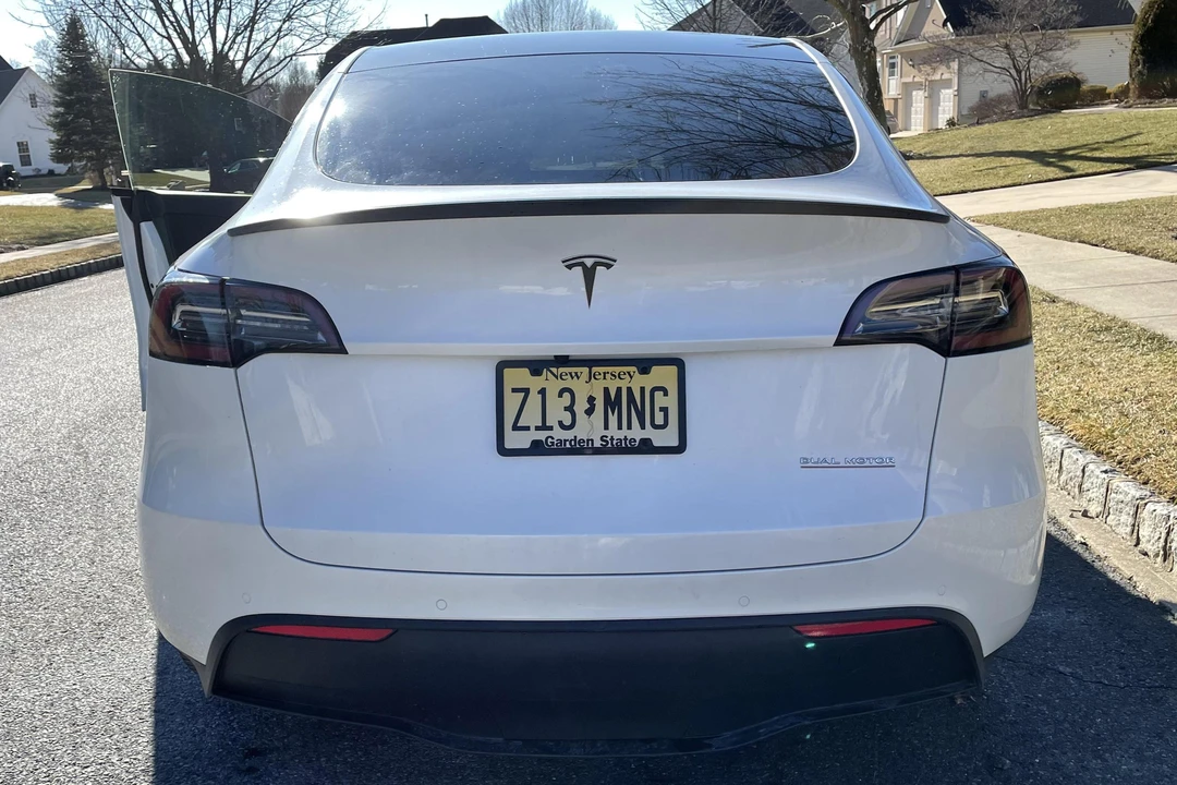 2020 Tesla Model Y Performance - Image 5 of 31