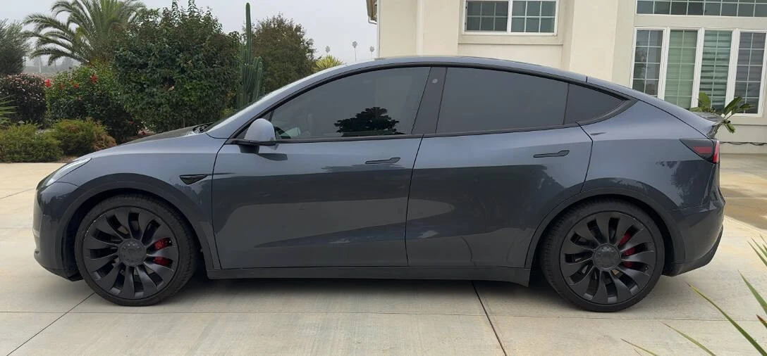 2020 Tesla Model Y Performance - Image 8 of 11