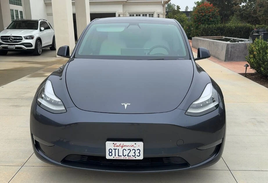 2020 Tesla Model Y Performance - Image 6 of 11