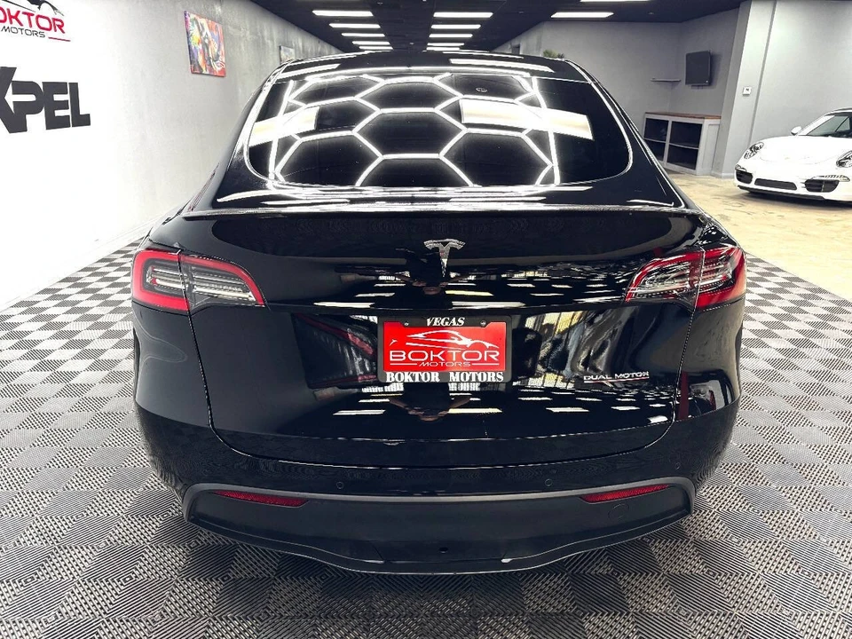 2020 Tesla Model Y Performance - Image 11 of 12