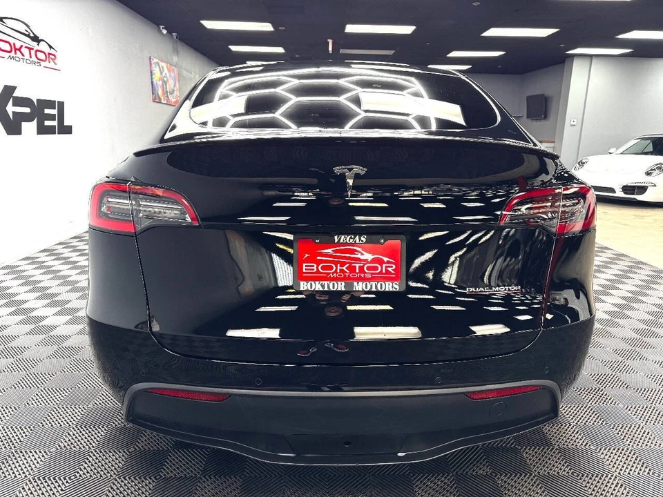 2020 Tesla Model Y Performance - Image 10 of 12