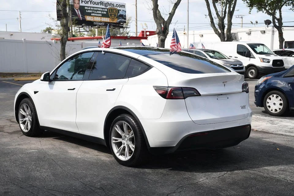 2020 Tesla Model Y Performance - Image 2 of 11