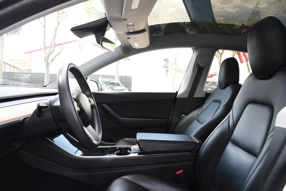 2020 Tesla Model Y Performance - Image 10 of 11