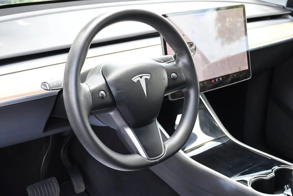 2020 Tesla Model Y Performance - Image 7 of 11