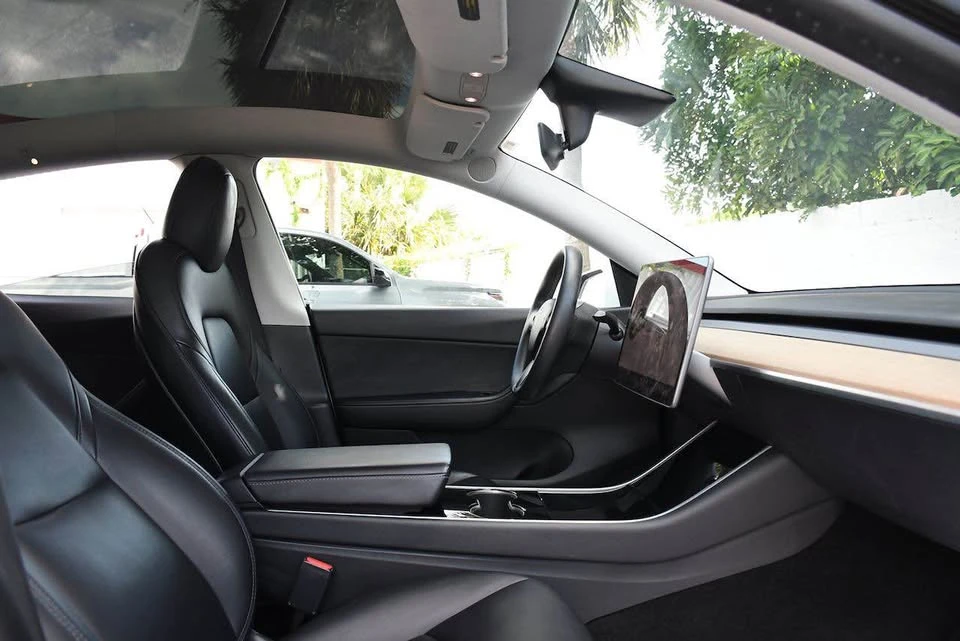 2020 Tesla Model Y Performance - Image 6 of 11