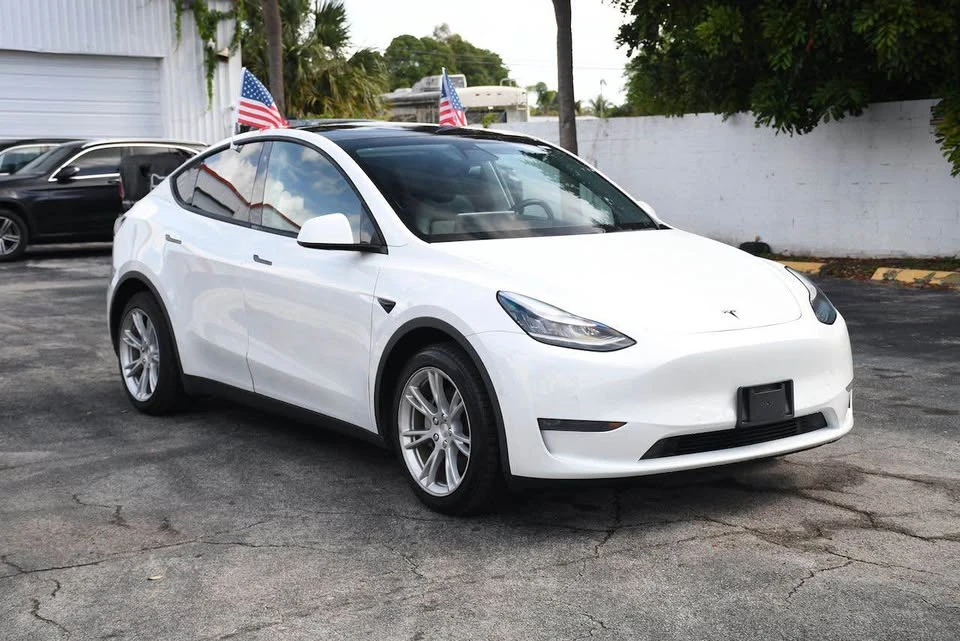 2020 Tesla Model Y Performance - Image 4 of 11