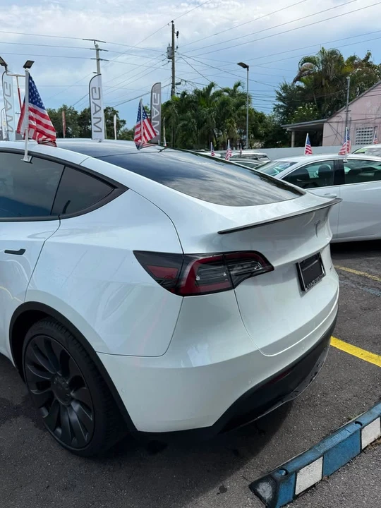 2020 Tesla Model Y Performance - Image 4 of 17