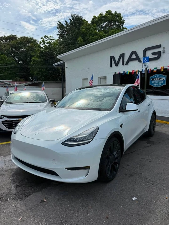 2020 Tesla Model Y Performance - Image 7 of 17