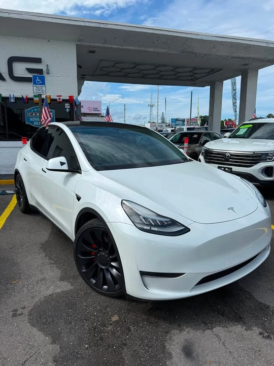 2020 Tesla Model Y Performance - Image 6 of 17