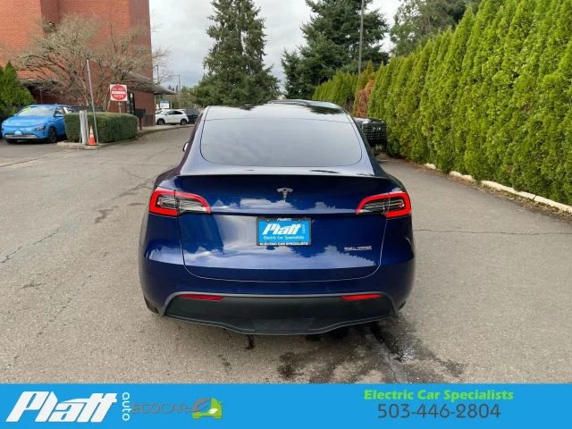 2020 Tesla Model Y Performance - Image 10 of 12