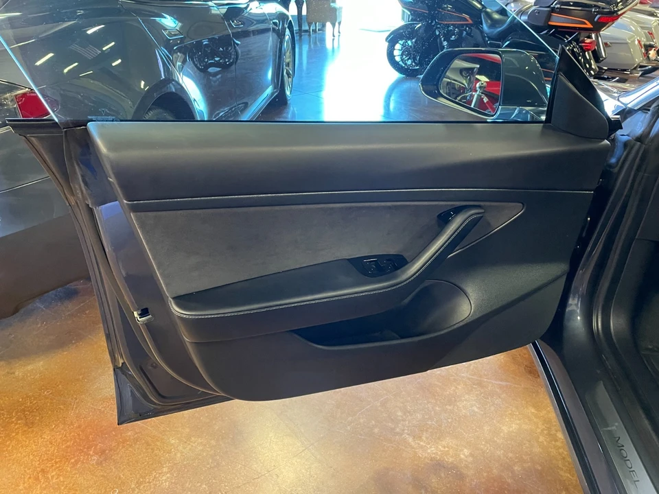 2020 Tesla - Image 13 of 21