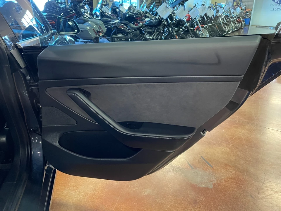 2020 Tesla - Image 17 of 21
