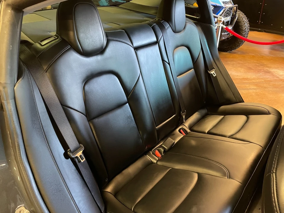 2020 Tesla - Image 18 of 21