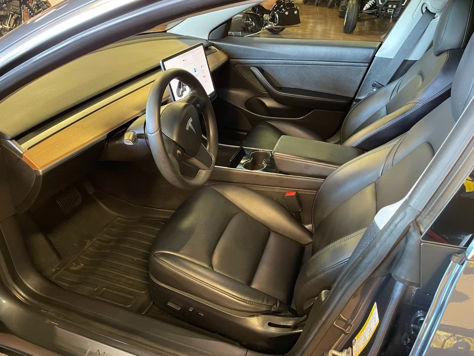 2020 Tesla - Image 12 of 21