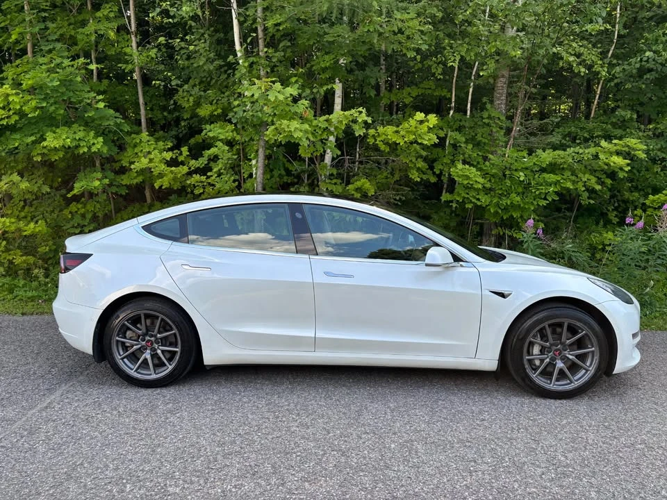 2020 Tesla Model 3 - Image 2 of 19