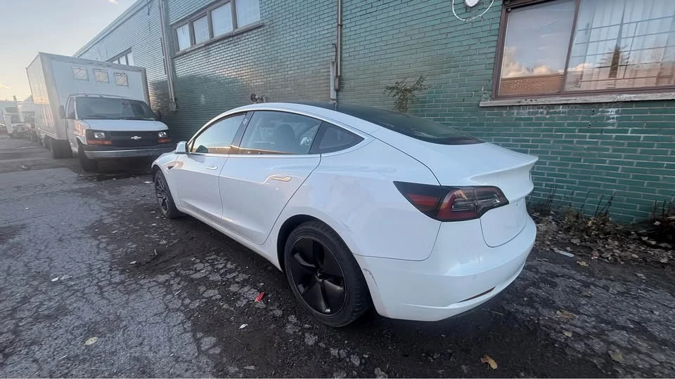 2020 Tesla Model 3 - Image 9 of 12